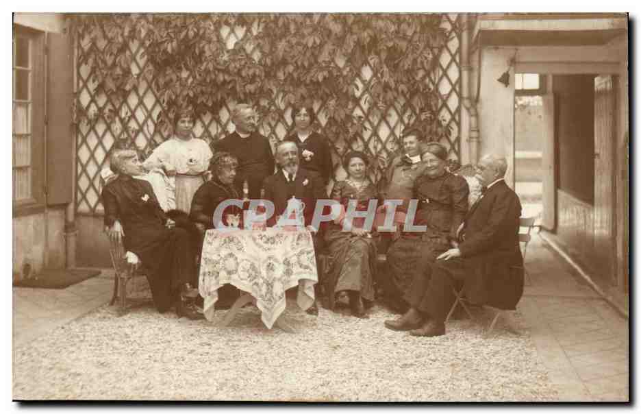 CARTE PHOTO Folklore Reunion de famille