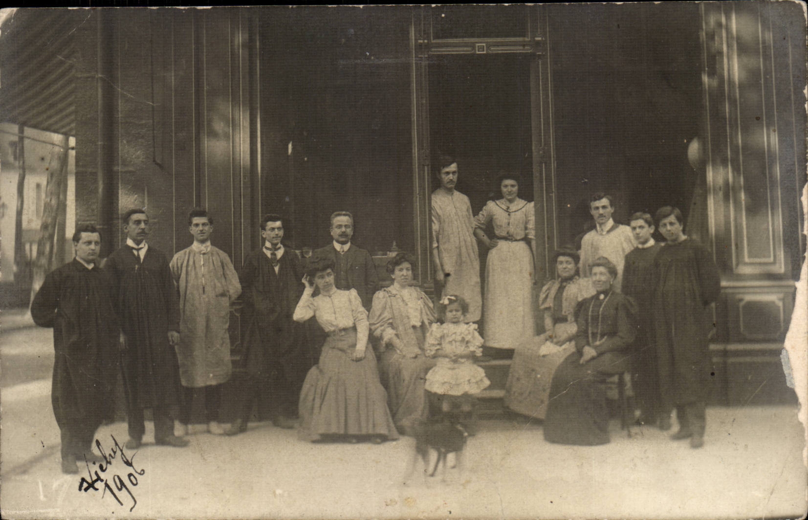 CARTE PHOTO FAmille a Vichy en 1906 pour Villefranche sur Mer