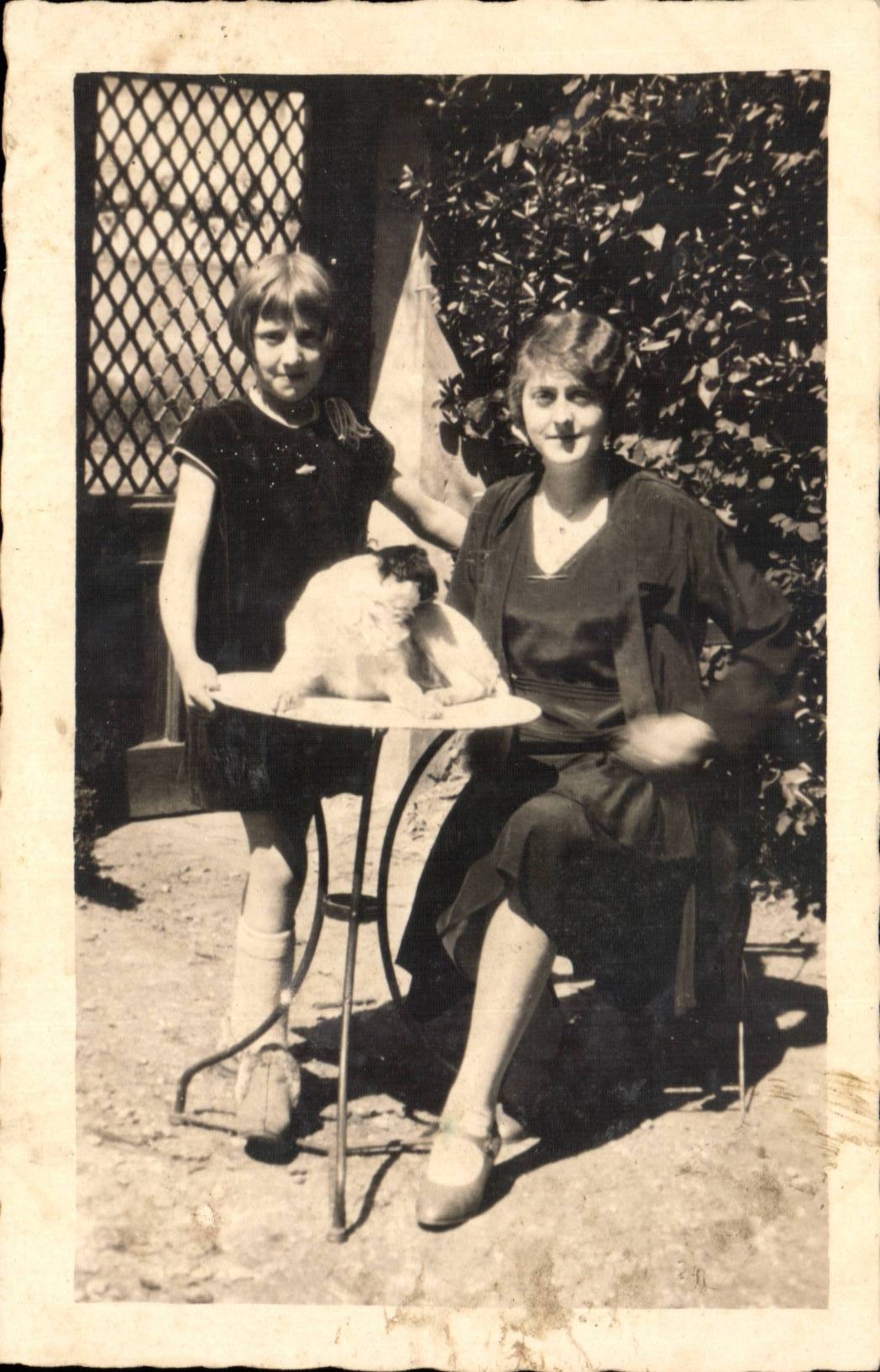 CARTE PHOTO Femme enfant et chien