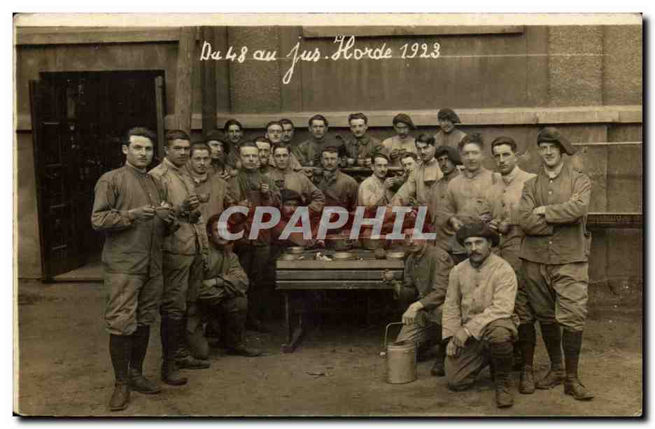 Groupe de soldats — usine d'Horde — 1923