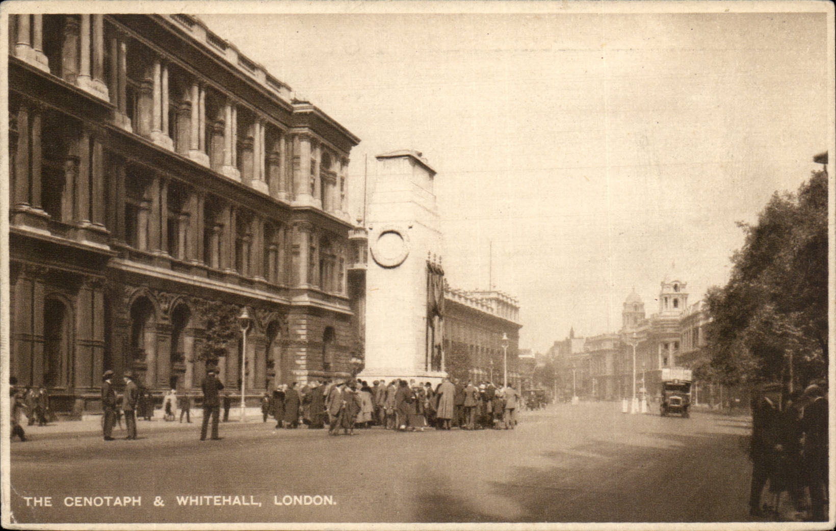 Angleterre - England - London - Londres - The Cennotaph and Whitehall - CPA 