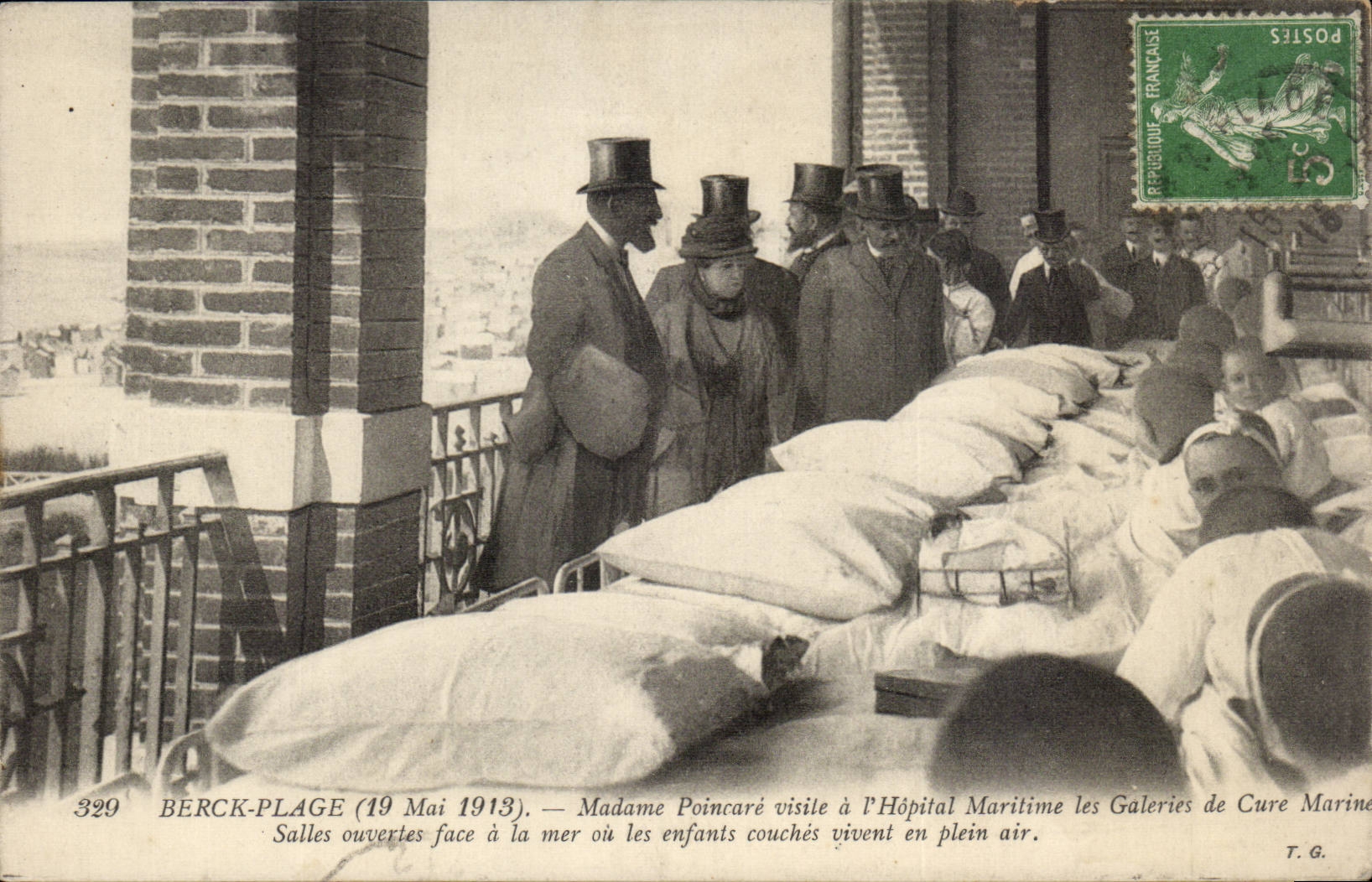Berck Plage CPA MAdame Poincare visite a l'hopital maritime les galeries de Cure MArine Salles ouvertes enfants TOP