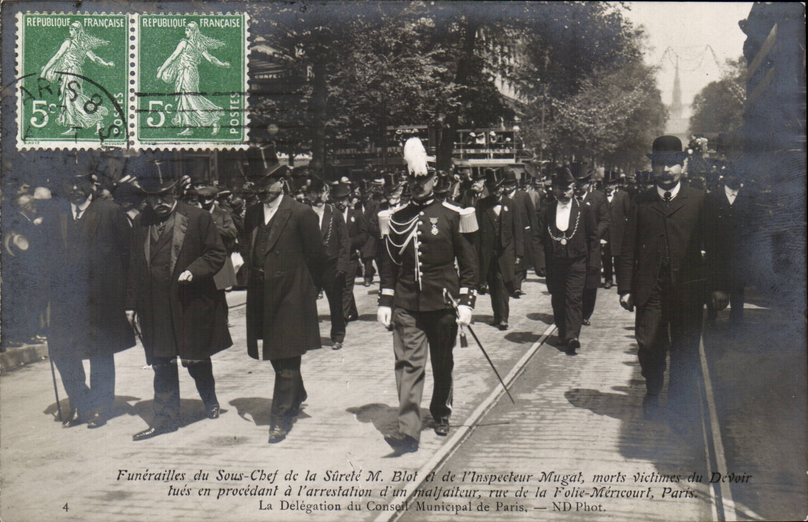 Funérailles du Sous-Chef de la Sûreté M. Blot et de l'Inspecteur Mugat, morts victimes du Dévoir — ND Phot.