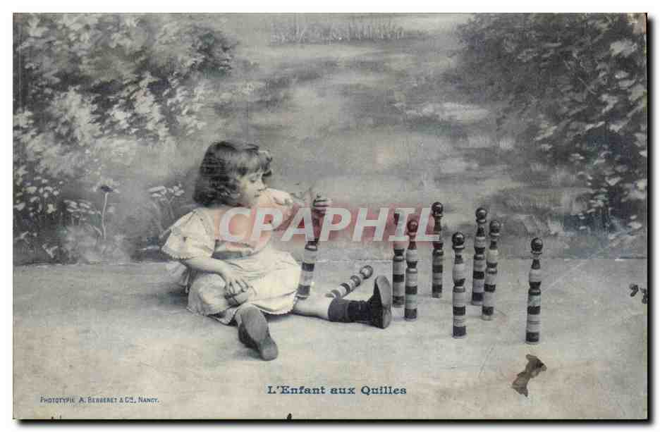 CPA Fantaisie Enfant aux quilles