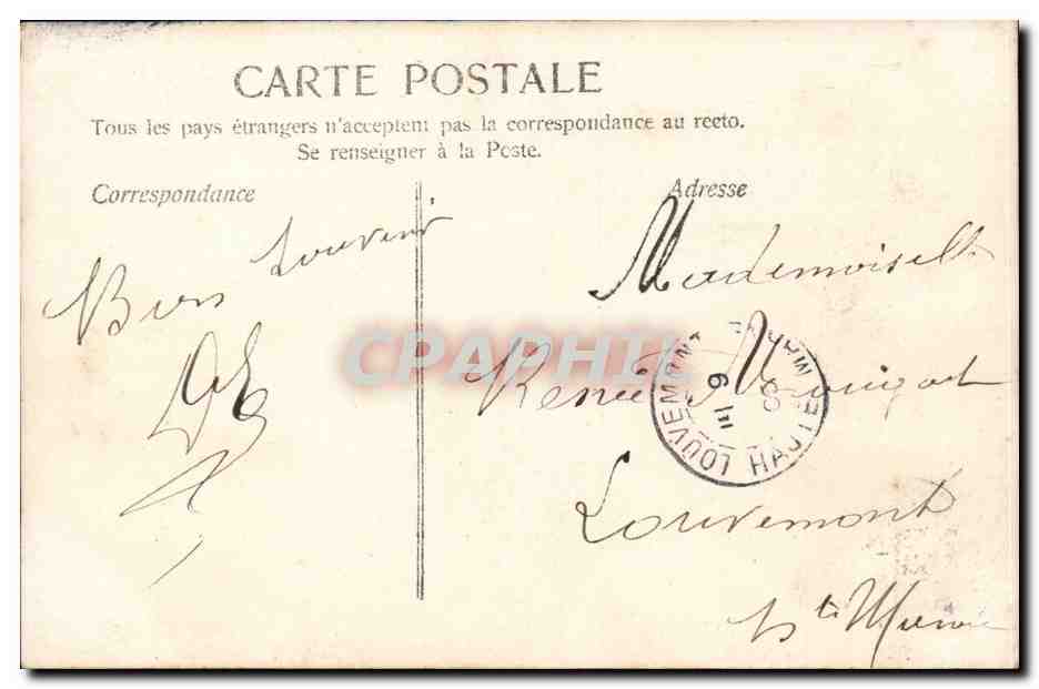 Femme en robe jaune tenant une colombe — dans une grande lettre ornée de paysages — éditée par MAHLY — Achterkant