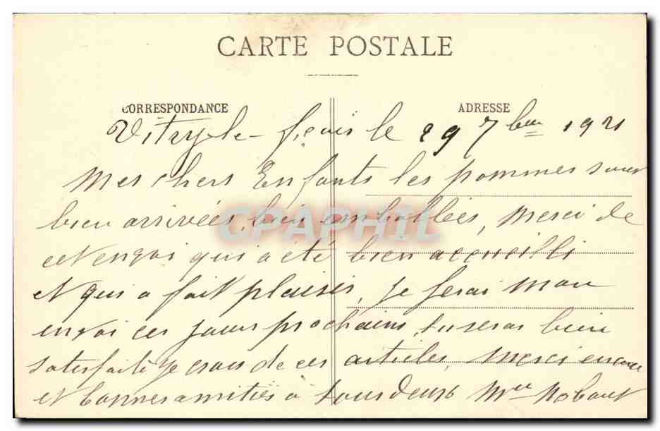 CPA Folklore Costumes Types d'Auvergne Femme TOP — Verso
