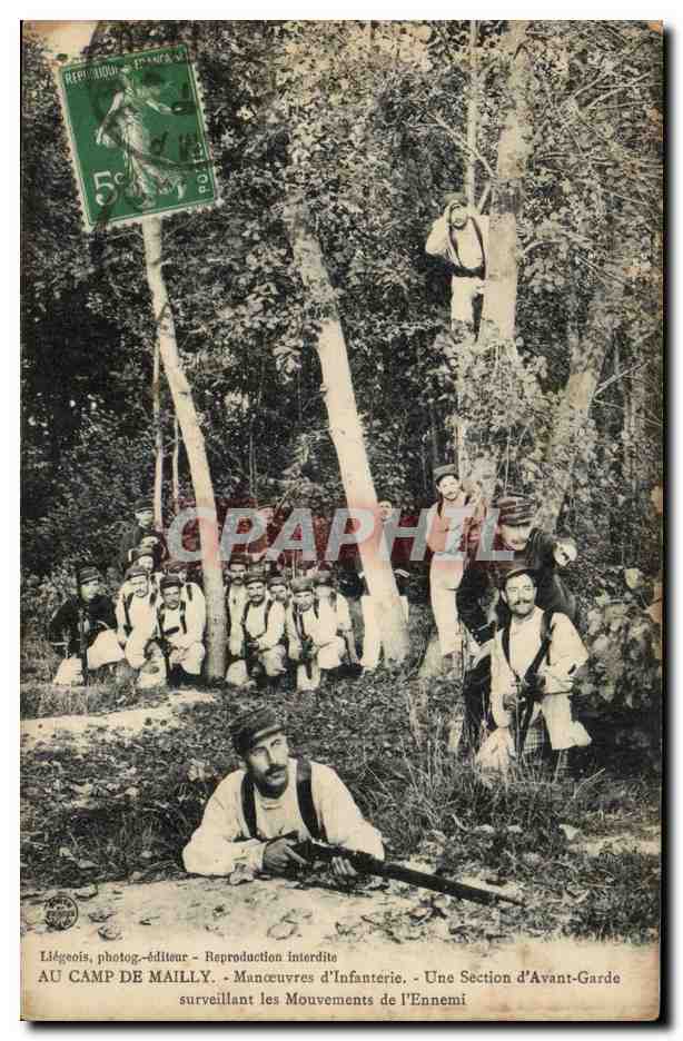 Militaria CAmp de Mailly CPA Manoeuvres d'infanterie Une section d'avant garde surveillant les mouvements de l'ennemi