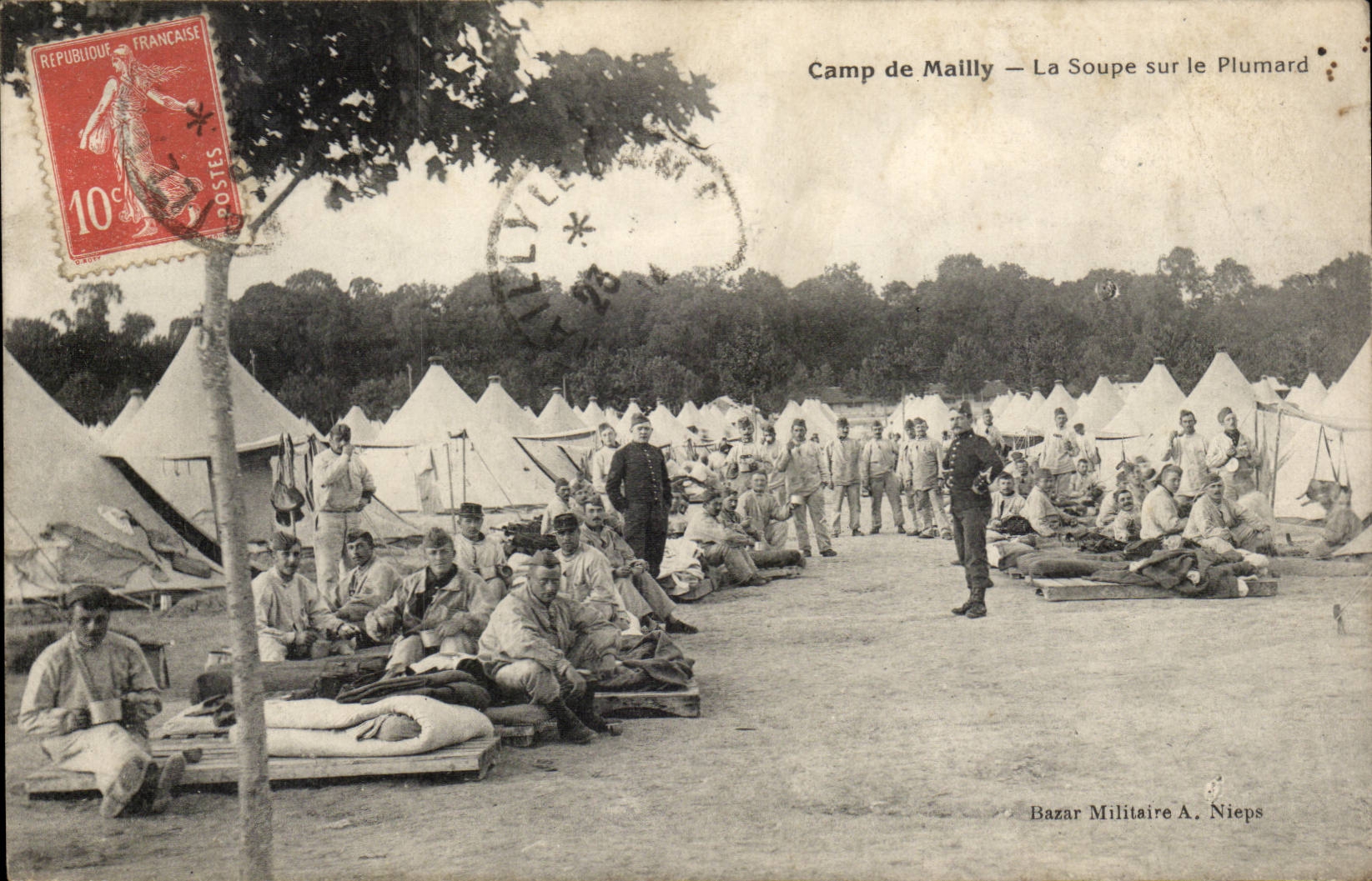 Militaria CAmp de Mailly CPA La soupe sur le plumard