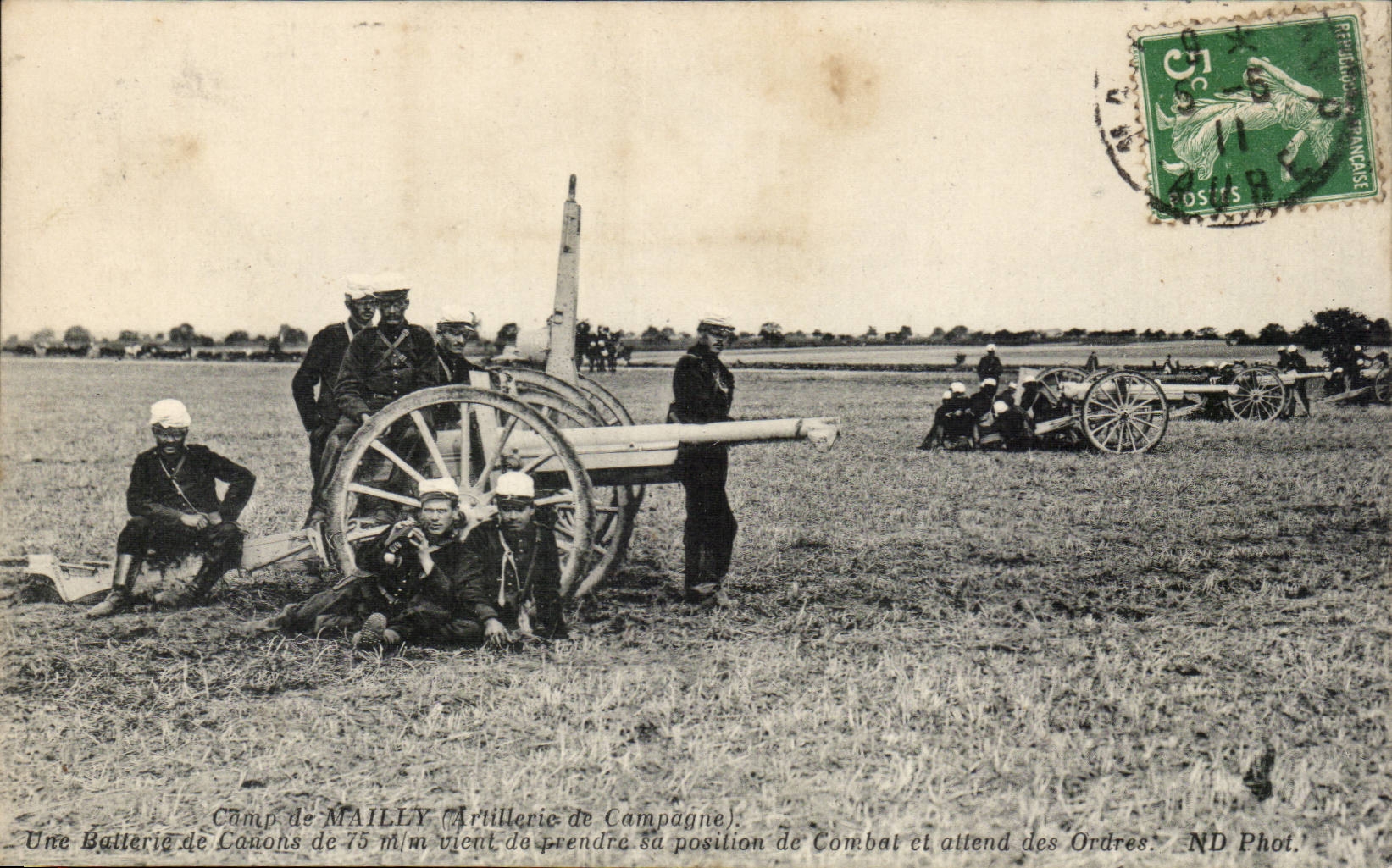 Militaria CAmp de Mailly CPA Artillerie de campagne Canons de 75 mm
