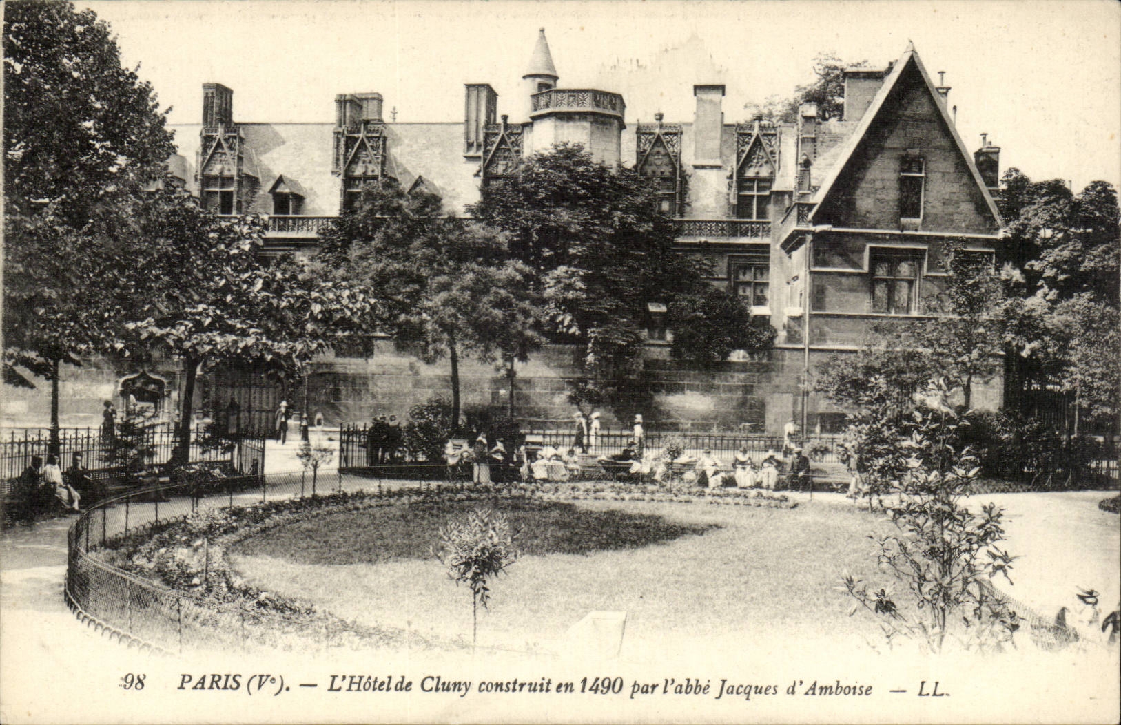 CPA Paris Hotel de Cluny construit en 1499 par abbe Jacques d'Amboise (anime)