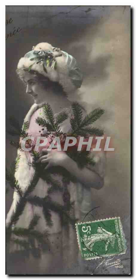 Femme en robe et fourrure tenant des branches de sapin — éditeur Fauvete, n° 1200