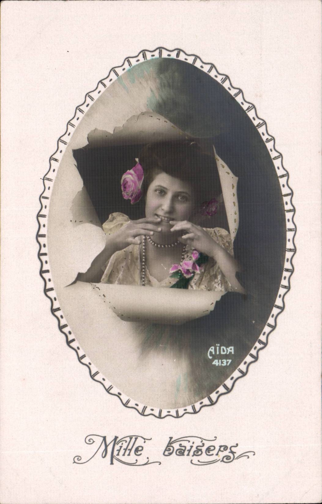 Donna sorridente con rosa — Aïda 4137 — editore Aïda