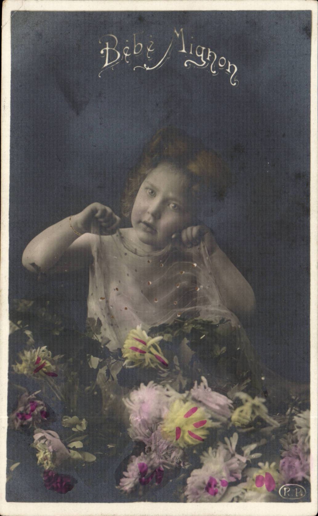 CPA Fantaisie Fantasy Jeune fille enfant child Bebe mignon