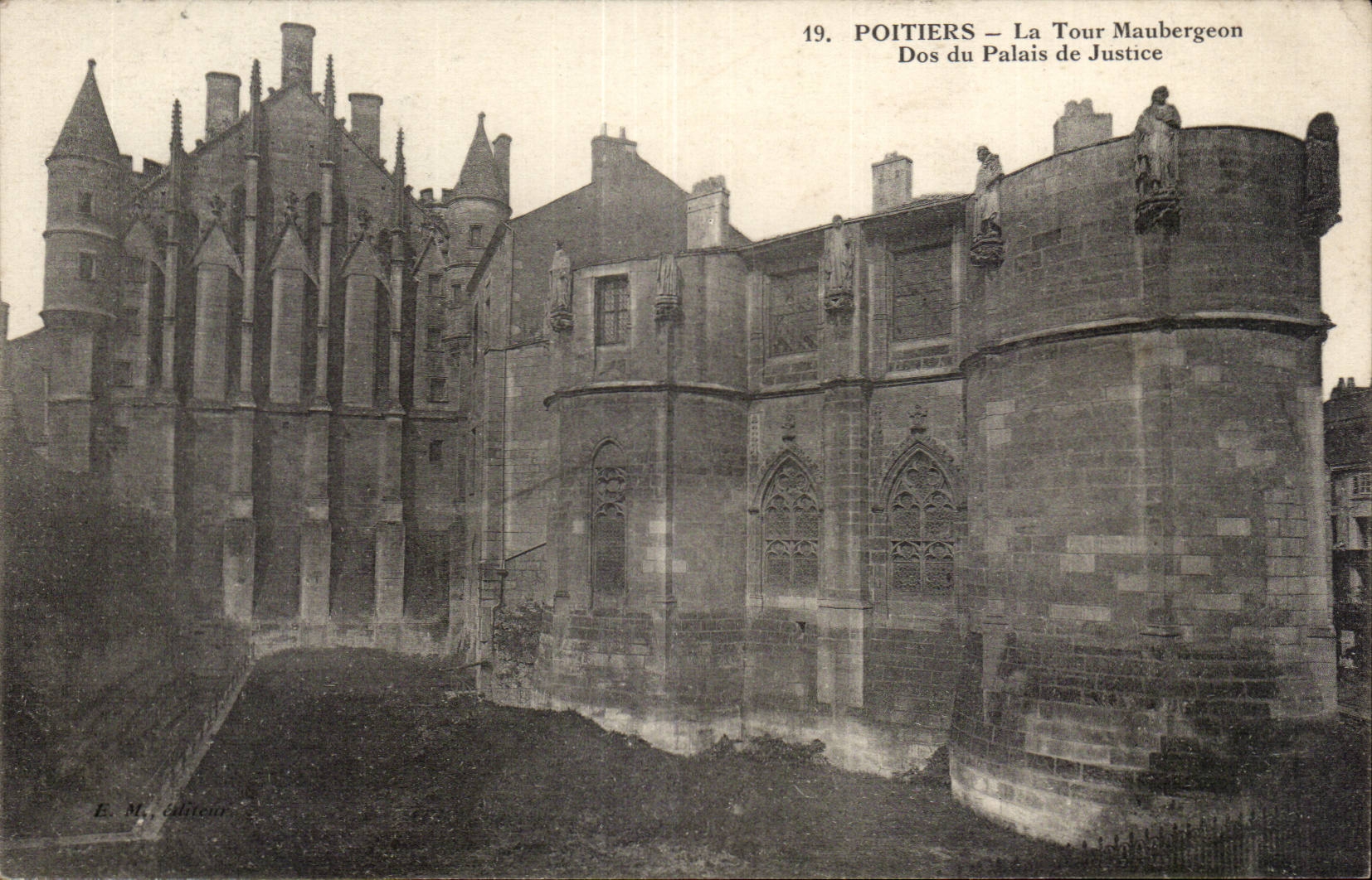 Poitiers — La Tour Maubergeon, dos du Palais de Justice — E. M. Alliteau, n°19