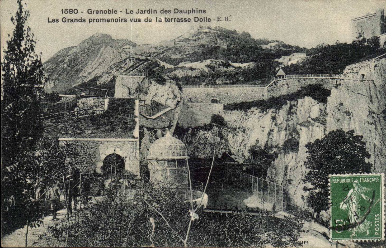 Grenoble - Jardin des Dauphins - Les Grands promenoirs vus de la Terrasse Dolle - CPA 