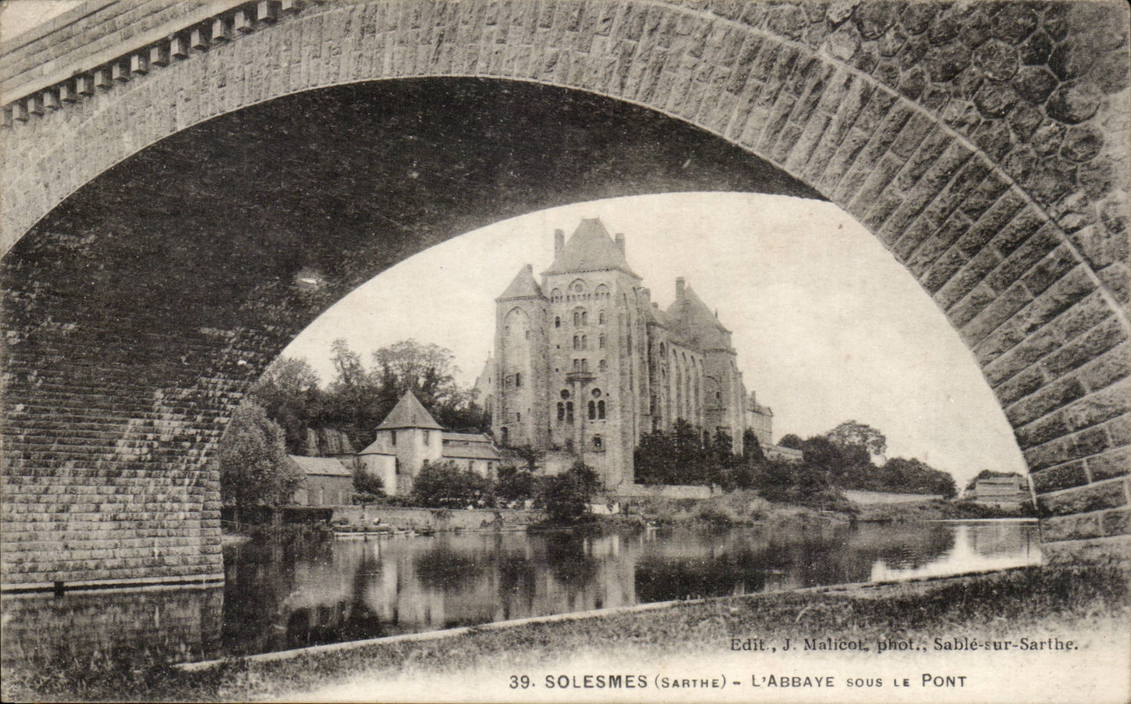 Solesmes CPA Abbaye sous le pont