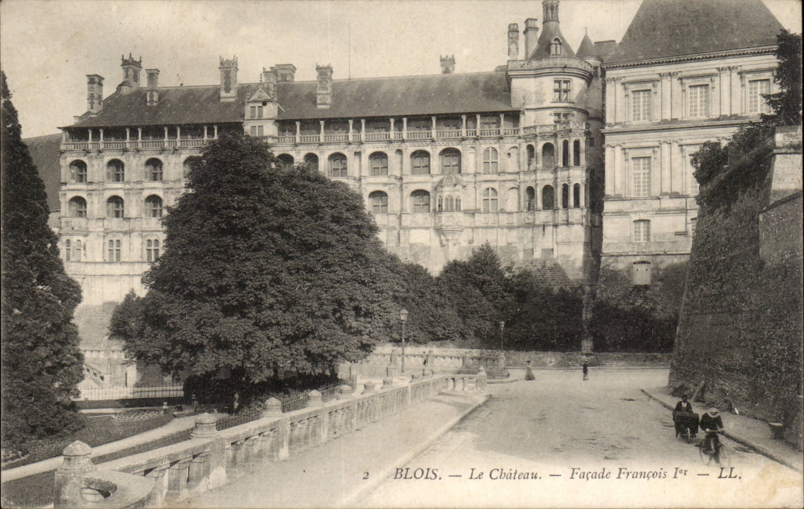 Blois — Le Château — Façade François Ier — LL.
