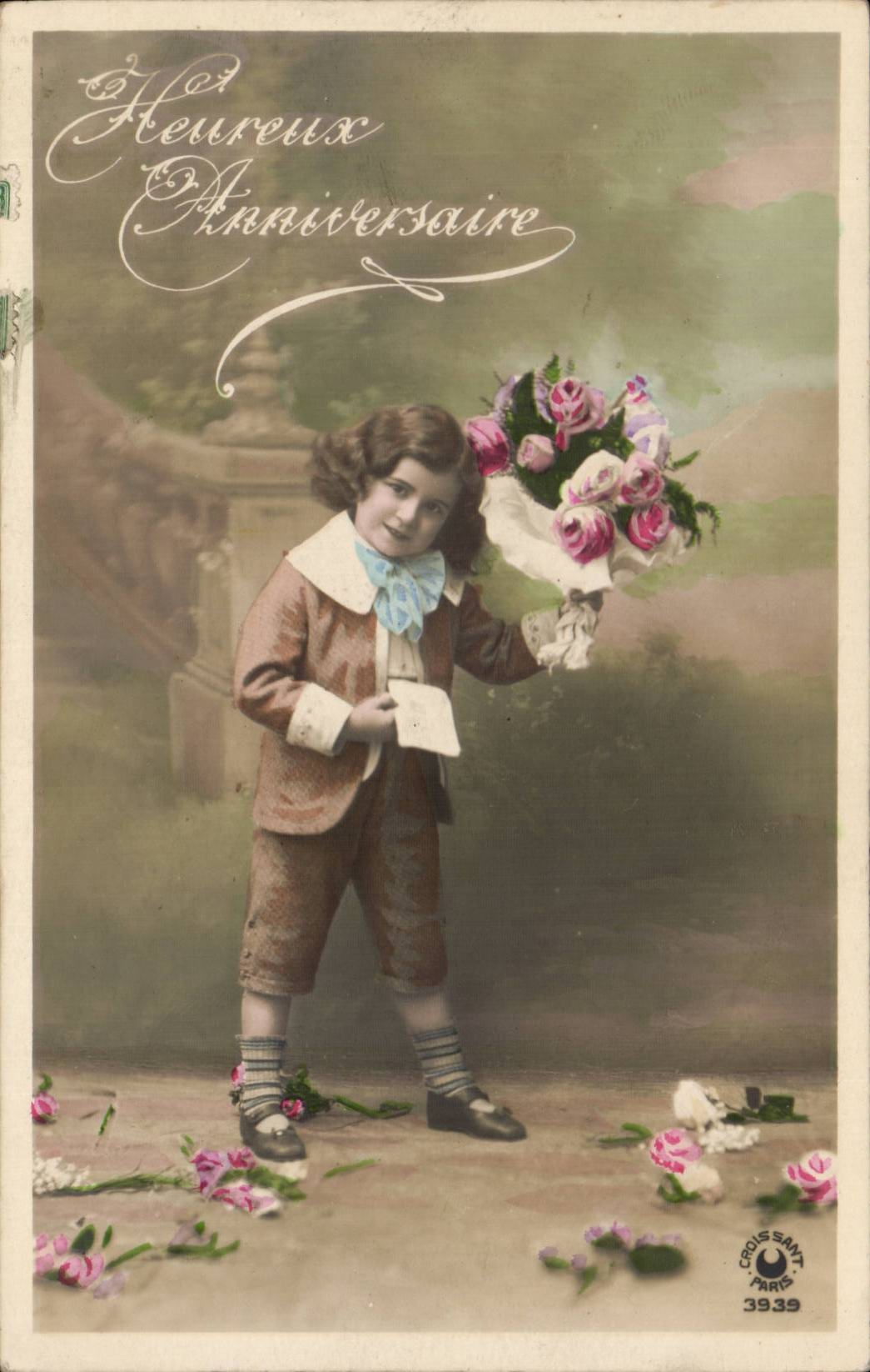 Enfant avec bouquet de roses — Anniversaire — Croissant Paris 3939