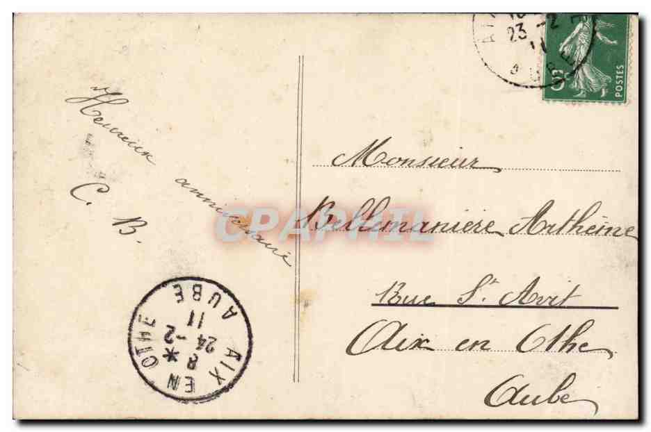 Femme en robe à motifs tenant un bouquet — Anniversaire — Paris, République Française, n° 180 — Reverso