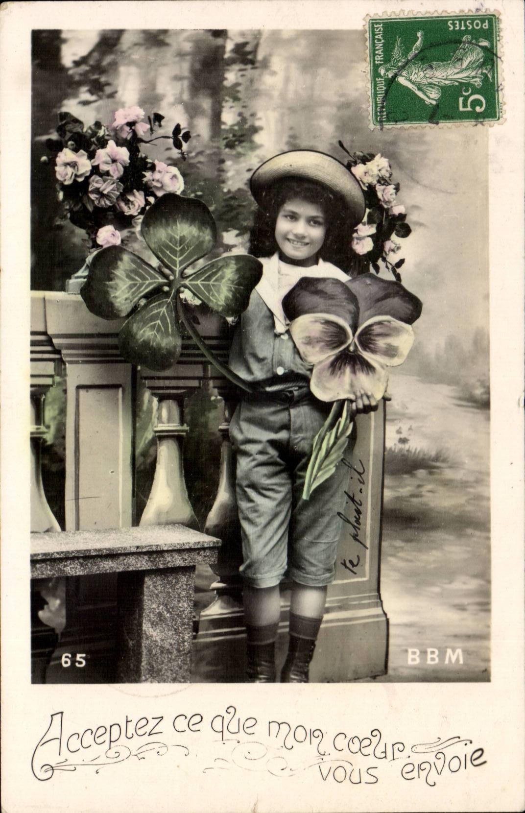 CPA Fantaisie Fantasy Enfant garcon Trefle a quatre feuilles