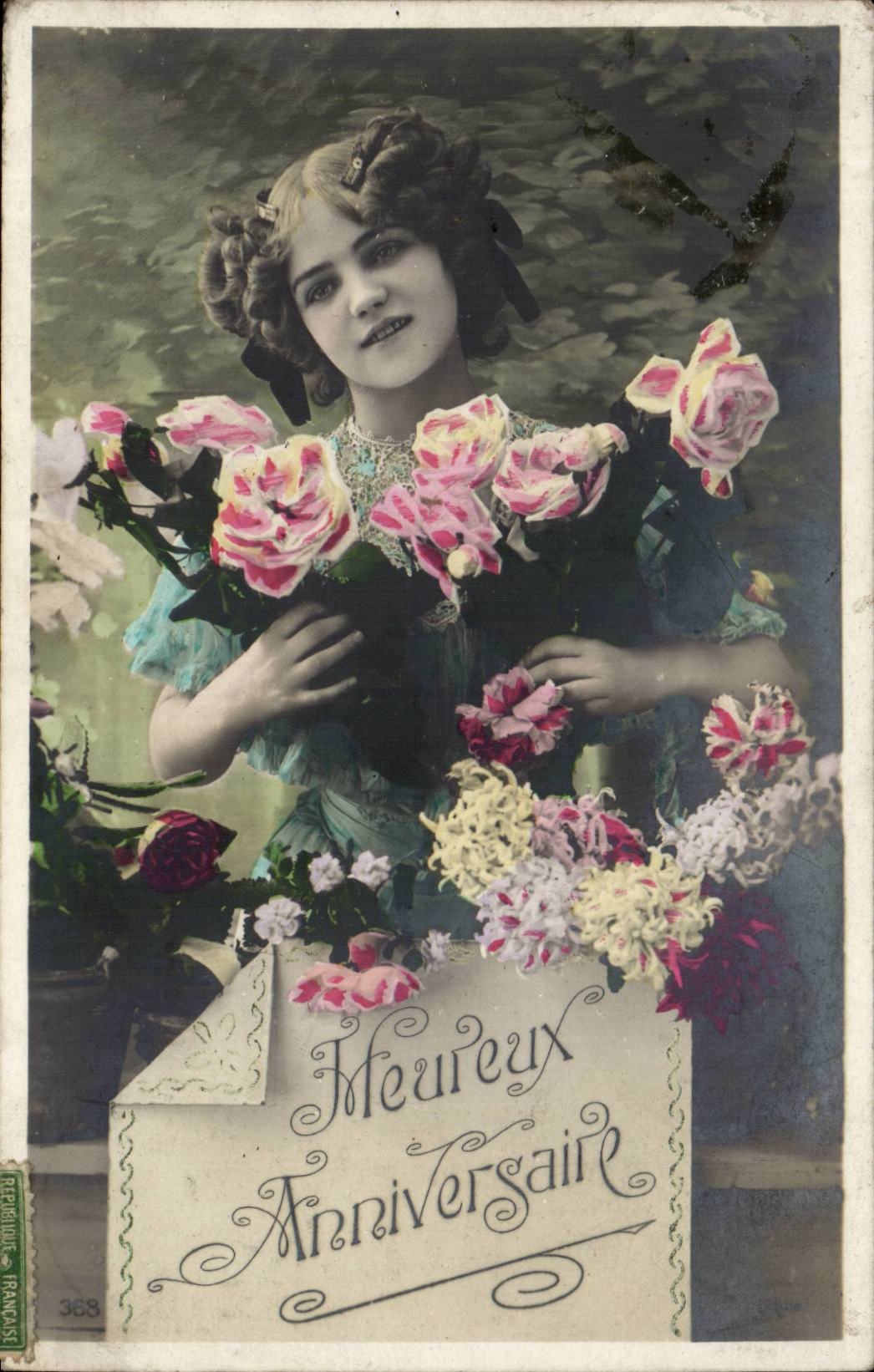 Joven mujer con ramo de rosas — Cumpleaños — República Francesa n°368