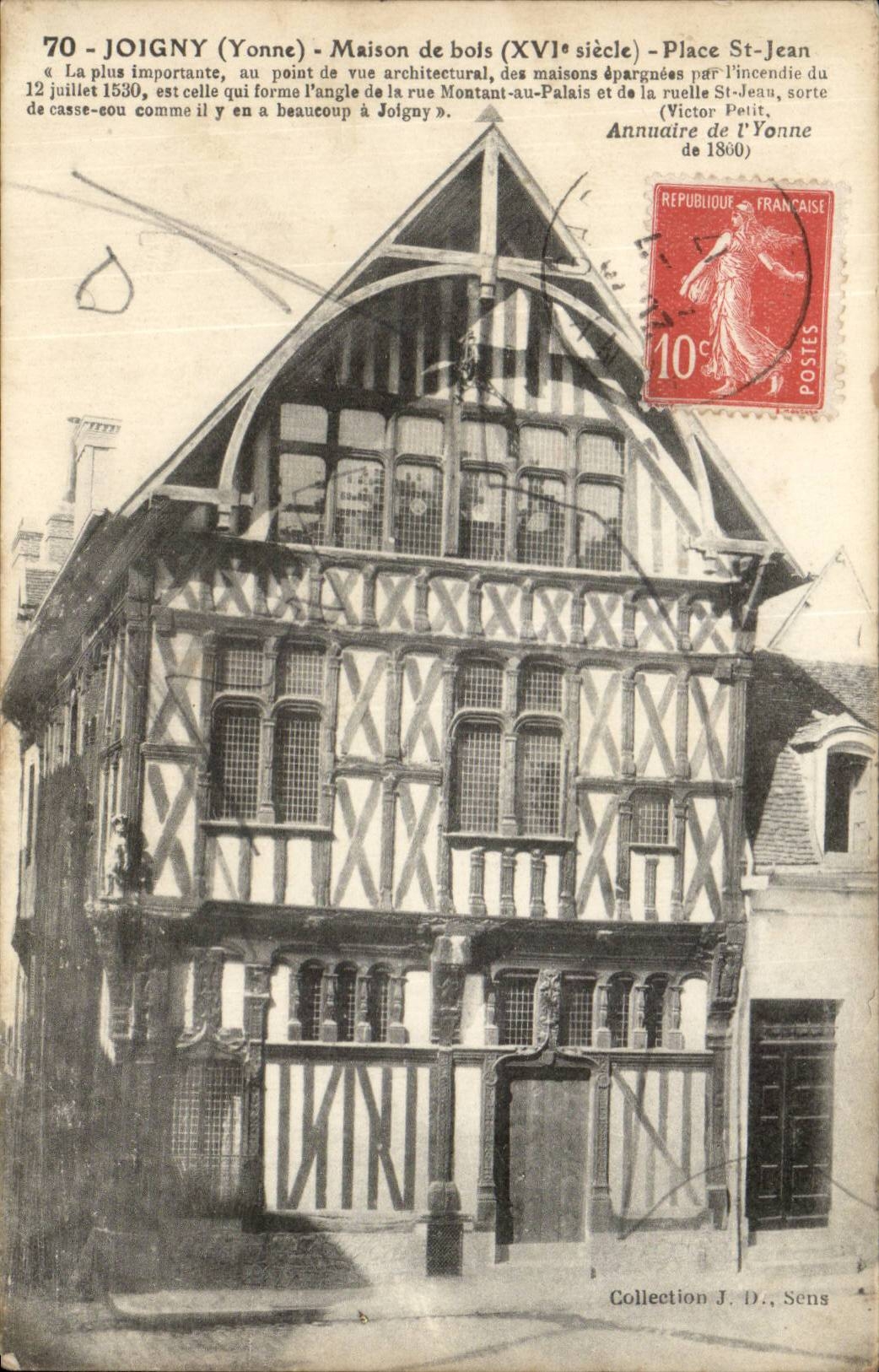 Joigny CPA Maison de bois Place St Jean