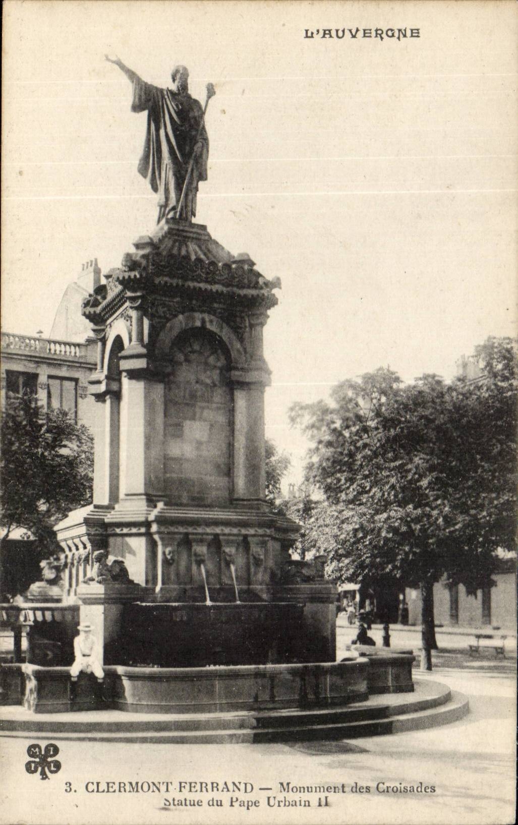 Clermont-Ferrand — Monument des Croisades, Statue du Pape Urbain II — L'Auvergne