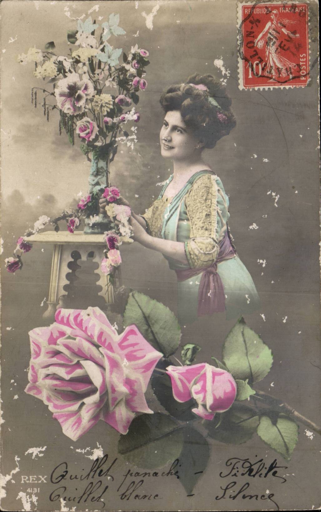 Fantaisie - Femme avec les roses - CPA 