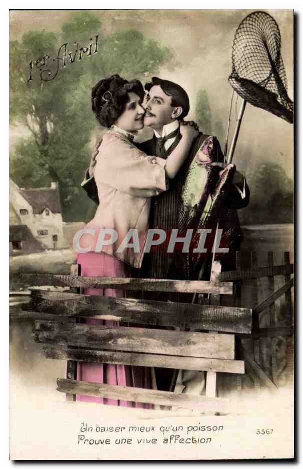 Fantaisie - Couple - Un baiser mieux qu'un poisson - filet pecheur - CPA 