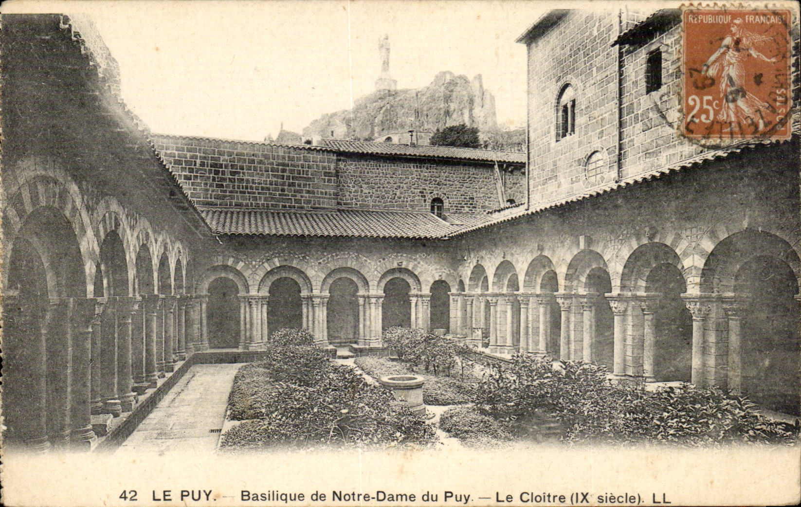 Le Puy — Basilique de Notre-Dame du Puy — Le Cloître (IXe siècle) — LL