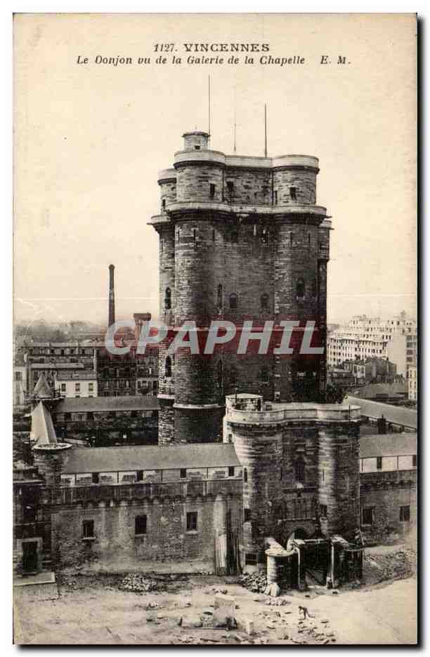 Vincennes CPA Le donjon vu de la galerie de la chapelle