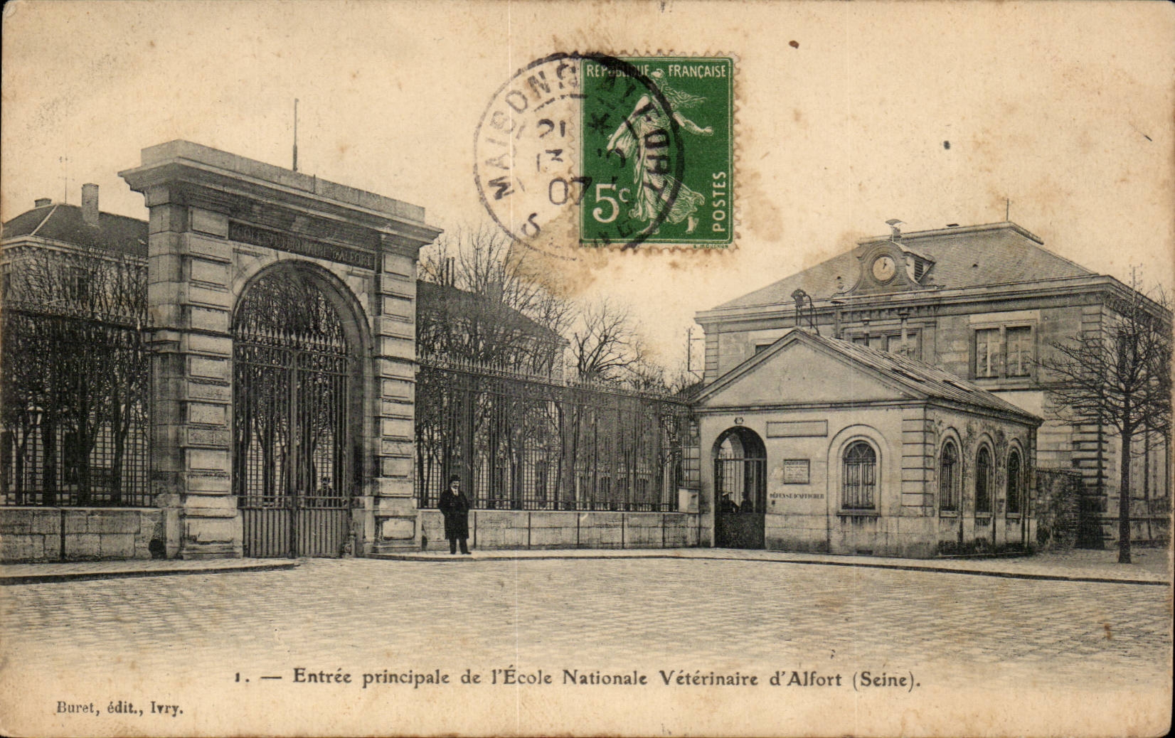 CPA Entree principale de l'Ecole nationale veterinaire d'Alfort