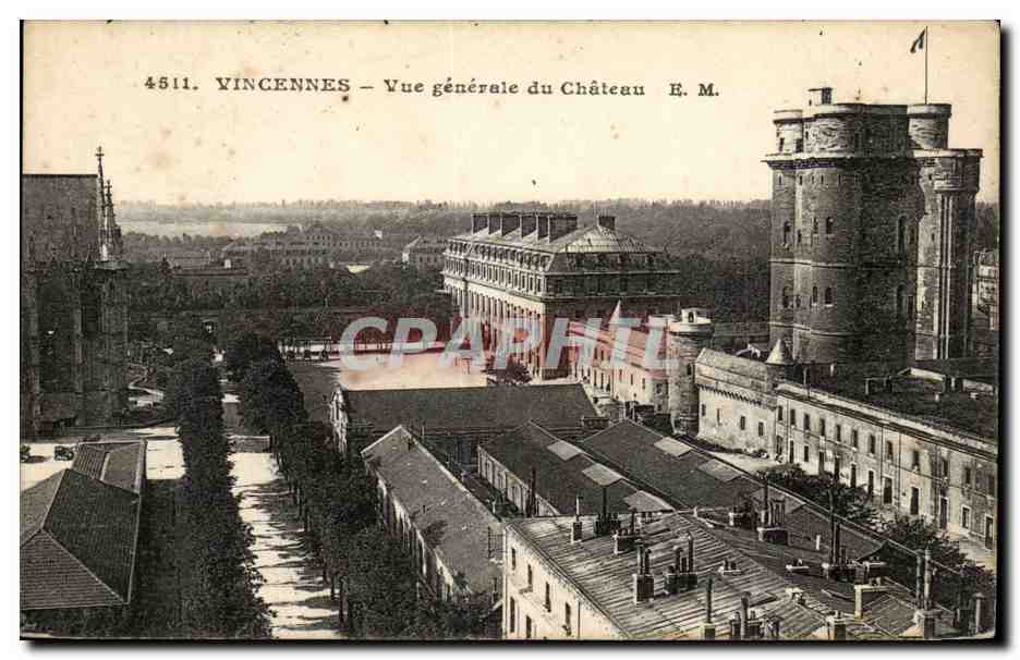 Vincennes CPA Vue generale du chateau