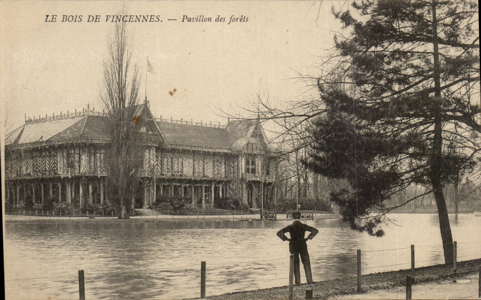 Bois de Vincennes CPA Pavillon des forets (Publicite Creme Franco Russe entremets exquis)