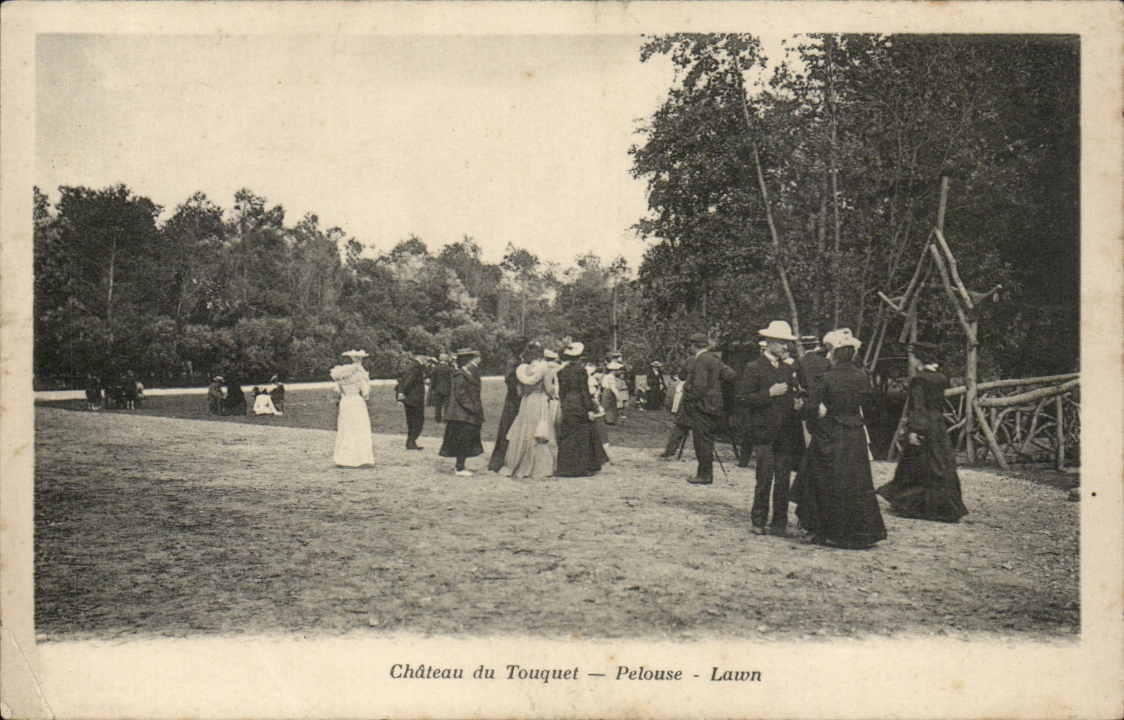 Château du Touquet — Pelouse — Lawn