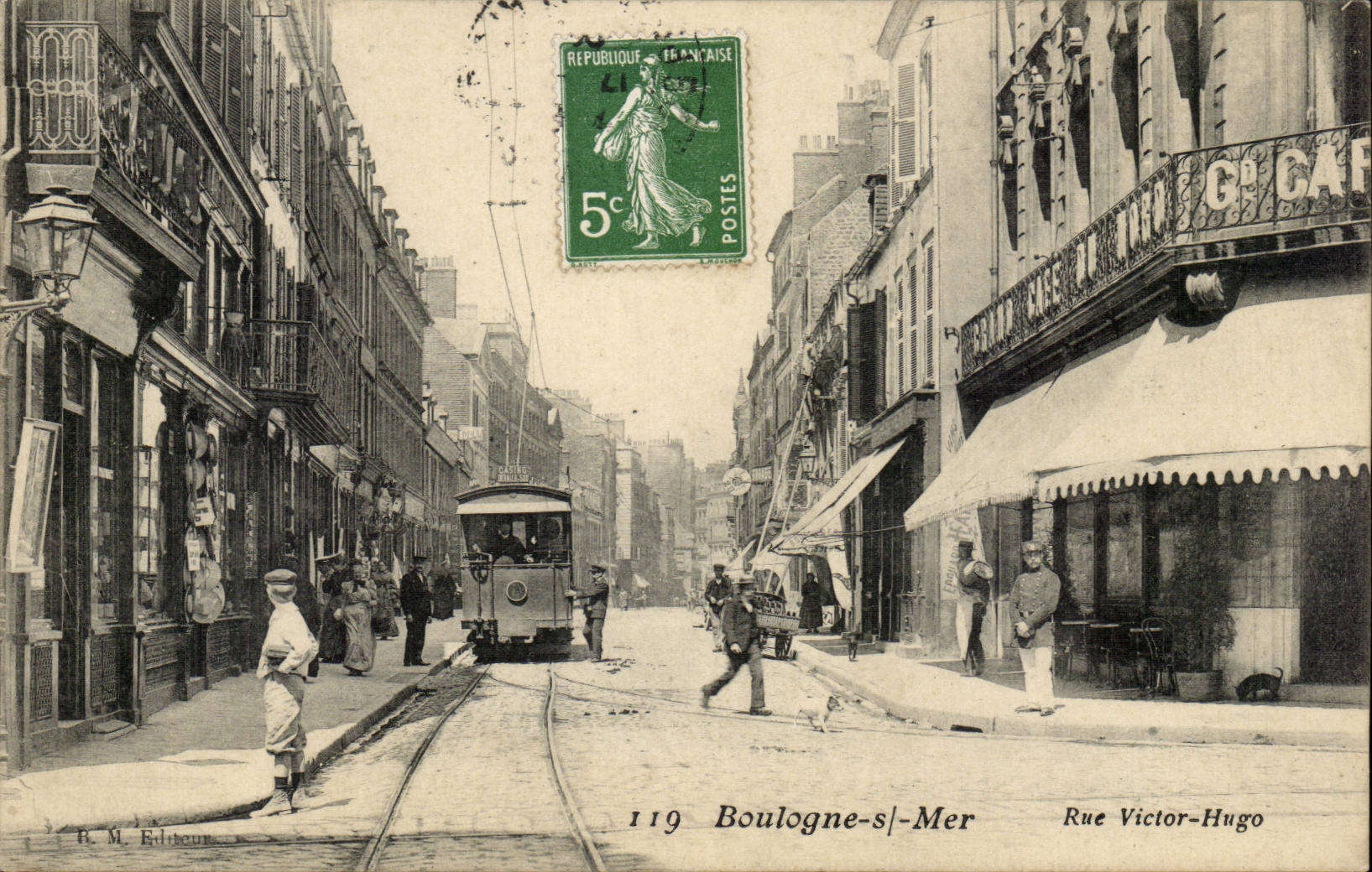 Boulogne sur Mer CPA Rue victor Hugo