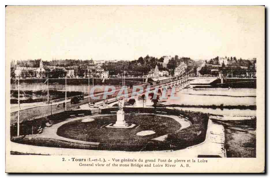 Tours CPA Vue generale du grand pont de pierre et la Loire 