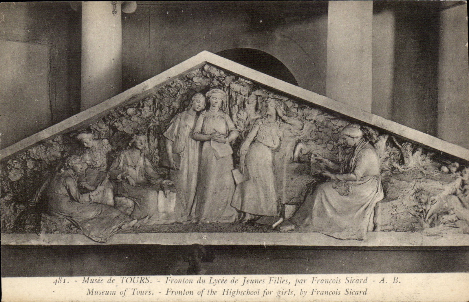 CPA Tours Musee Fronton du lycee de jeunes filles par Francois Sicard