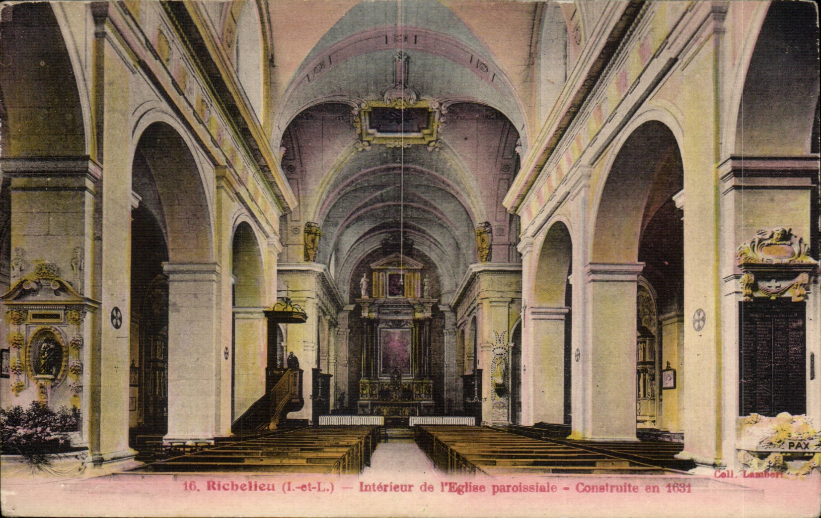 Richelieu - Interieur de l'Eglise - construit en 1631 - CPA 