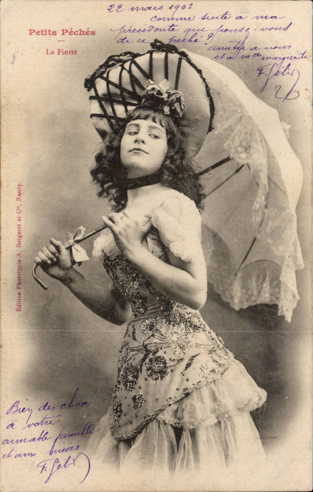 Femme en costume de scène — La Fierté — Édition Bergeret et Cie, Nancy