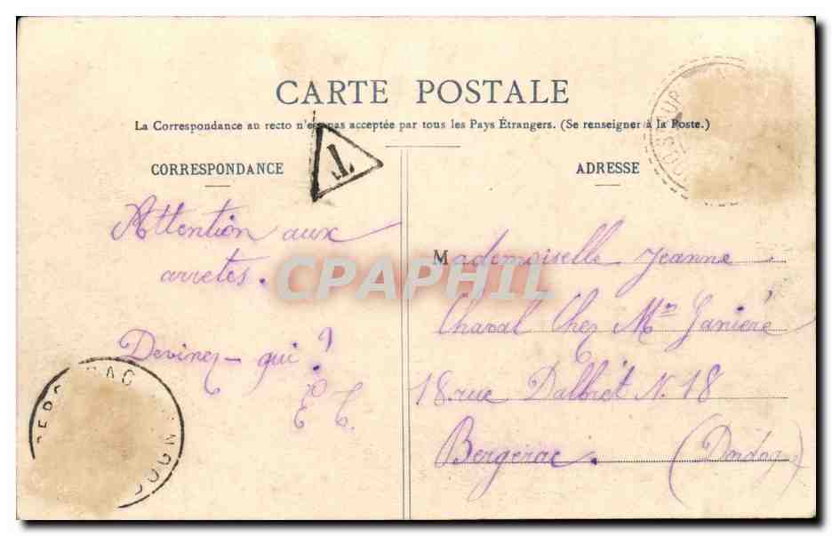 CPA Fantaisie Femme Dans l'assassonnement (poisson fish cuisine) — Verso