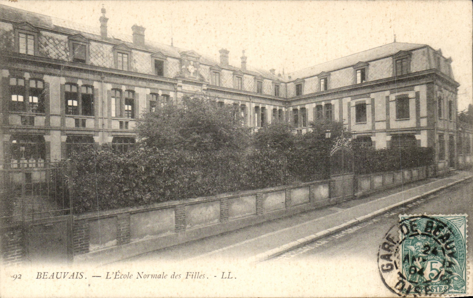 Beauvais — L'École Normale des Filles — LL.