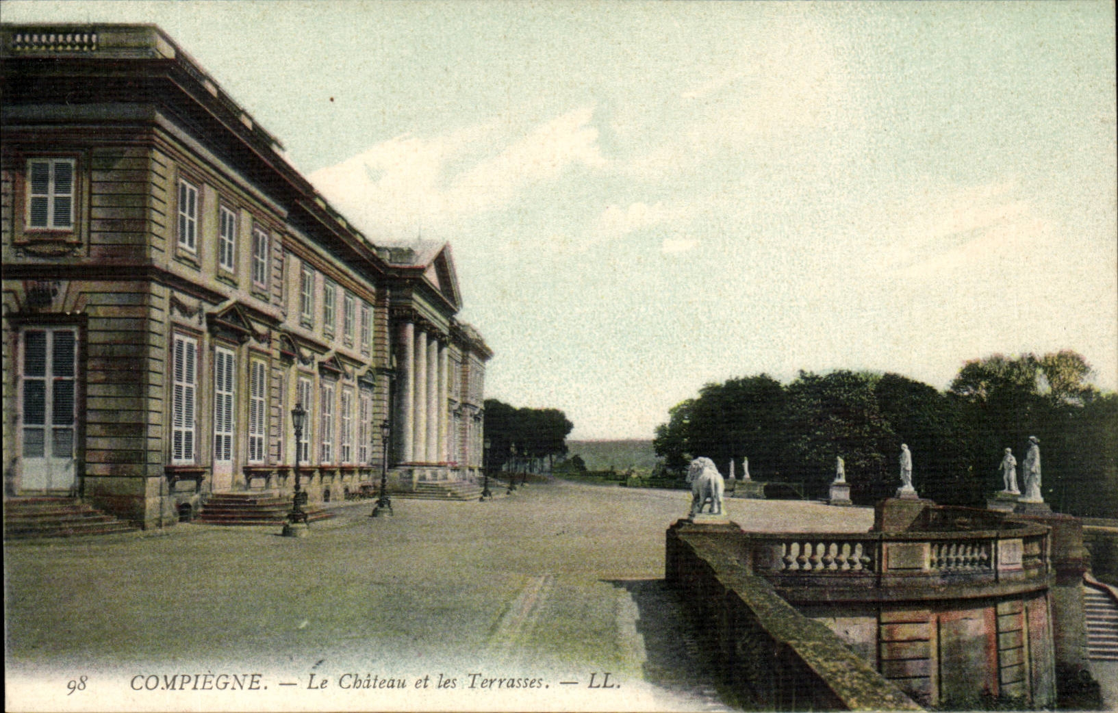 Foret de Compiegne CPA Le chateau et les terrasses