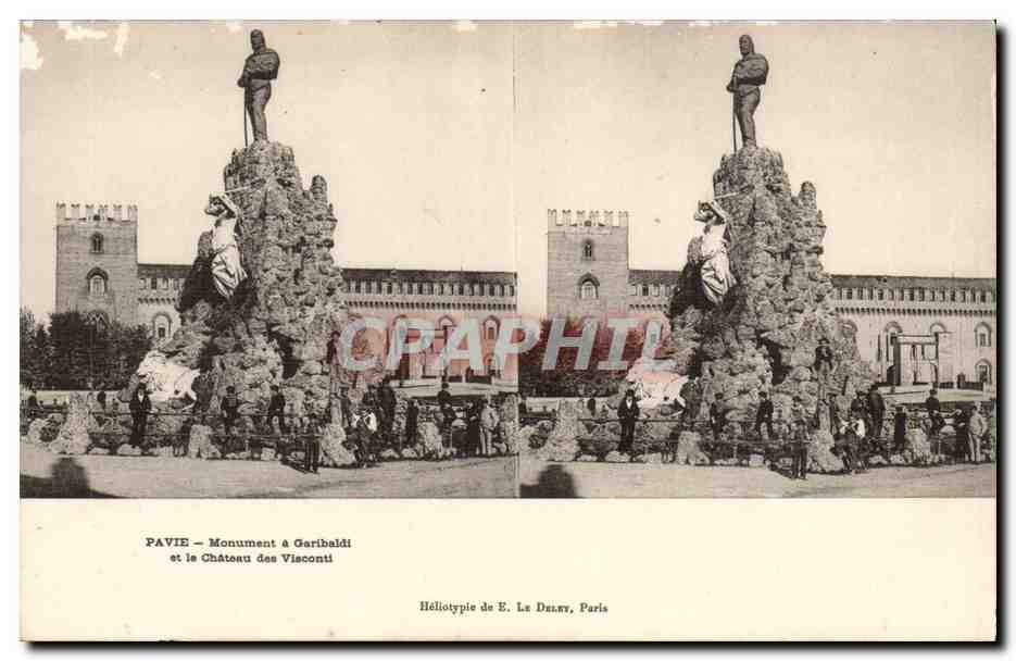 Italie Italia CPA Pavie monument Garibaldi et la chateau des Visconti
