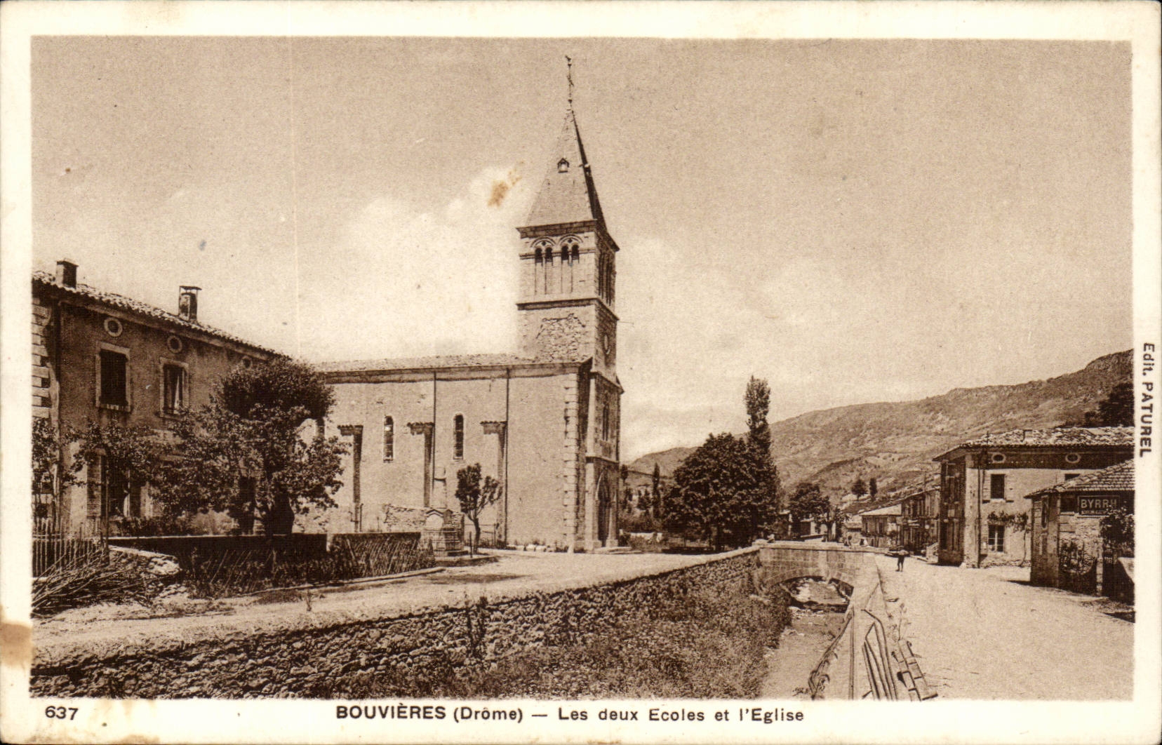 Bouvieres CPA Les deux ecoles et l'eglise