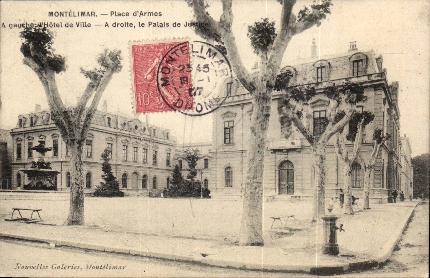 Montélimar — Place d'Armes — Nouvelles Galeries, Montélimar