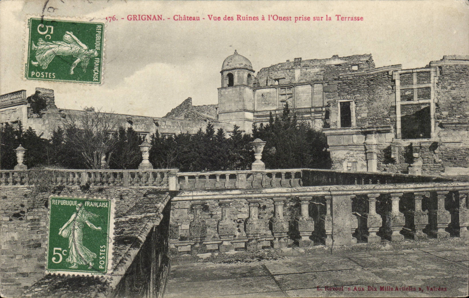 Grignan - Château - Vue des Ruines à l'Ouest prise sur la Terrasse