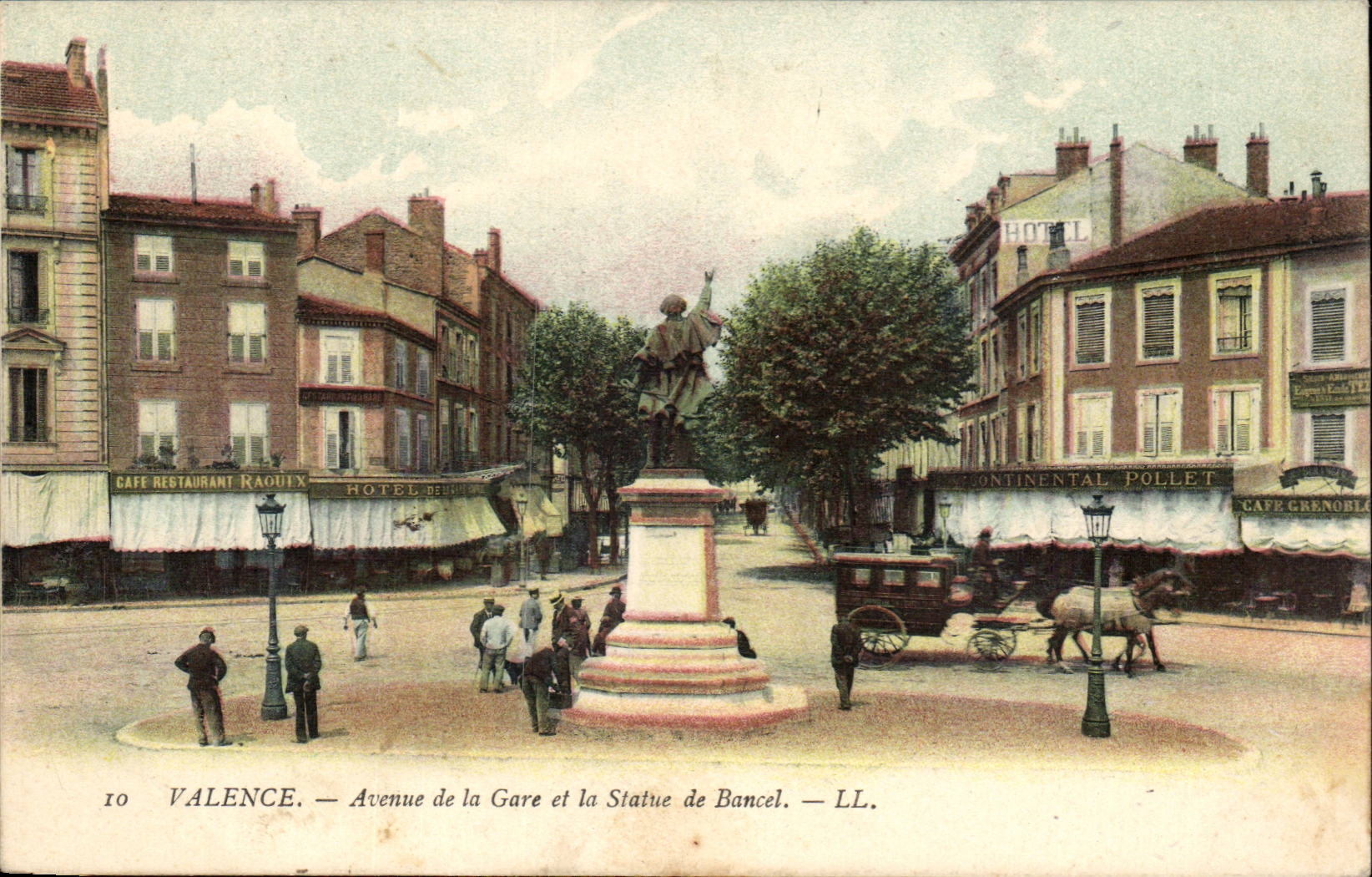 Valence — Avenue de la Gare et la Statue de Bancel — LL.