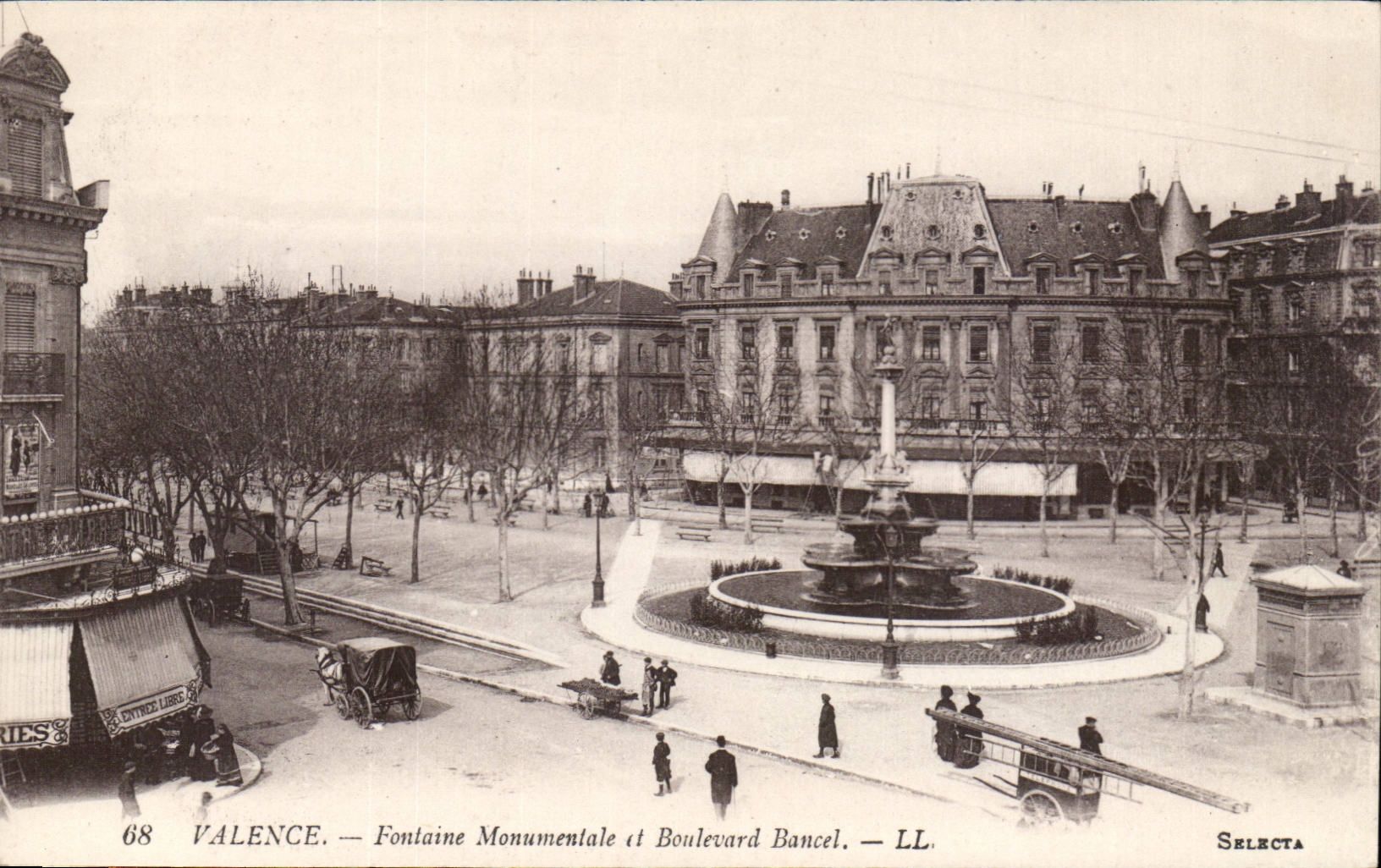 Valence — Fontaine Monumentale et Boulevard Bancel — Selecta