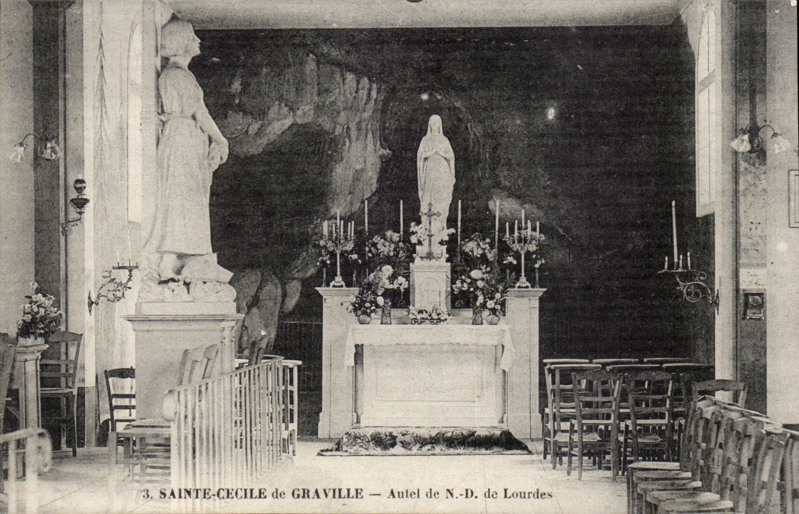 Sainte Cecile de Graville CPA Autel de ND de Lourdes